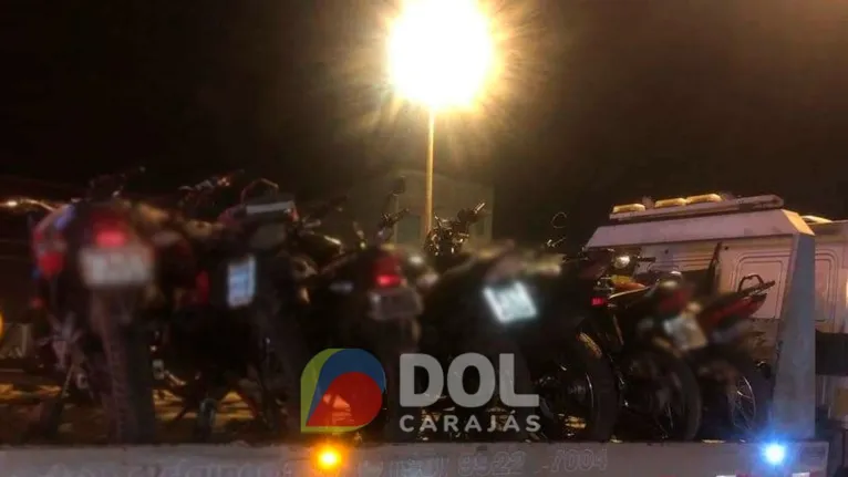 Várias motocicletas cujo os escapamentos estavam fora dos padrões e produzindo poluição sonora, foram retirados de circulação