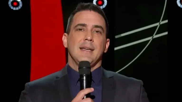 André Marques no palco do ‘The Voice+’ na Globo