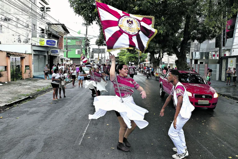 O Quem são eles, quer mostrar o tema de carnaval desse ano, em homenagem à Tuna Luso