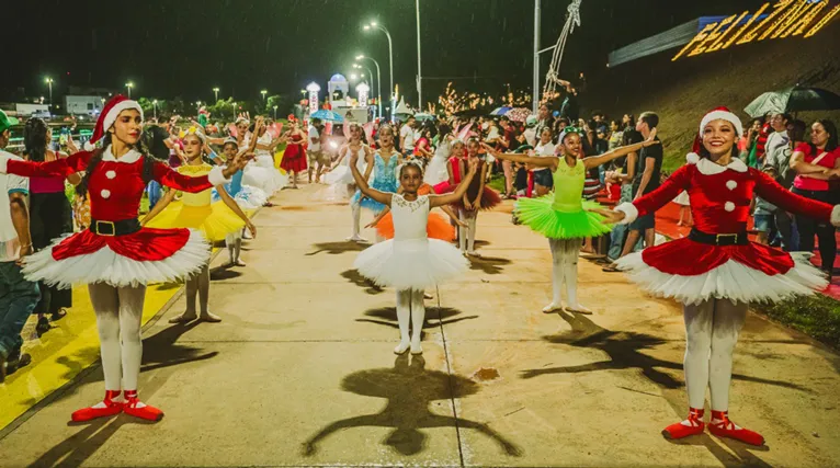 O desfile contou com a participação dos alunos do Projeto Esporte e Cidadania (PEC)