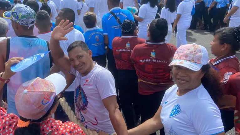 Devotos tomaram as ruas para acompanhar a Berlinda no Círio de Icoaraci