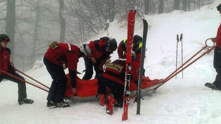 Imagem do resgate de de Schumacher, após o acidente na pista de esqui na França.