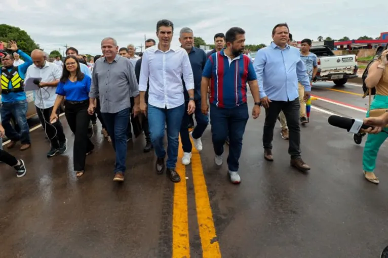 Governo entrega Avenida Moaçara, construída e pavimentada