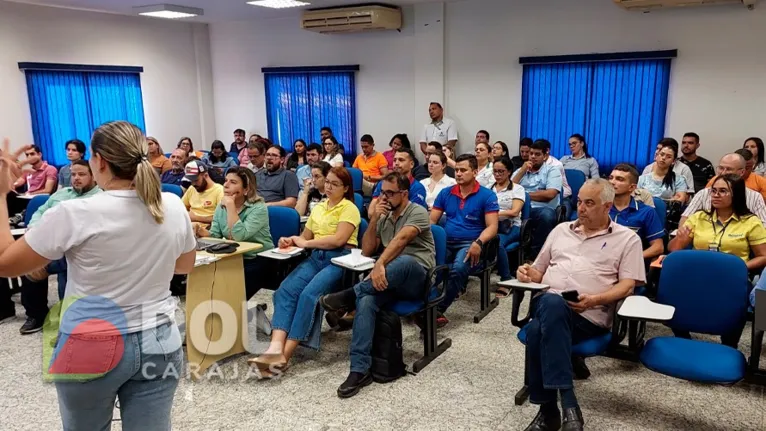 Dezenas de empresários participaram da capacitação na tarde desta terça-feira (31)