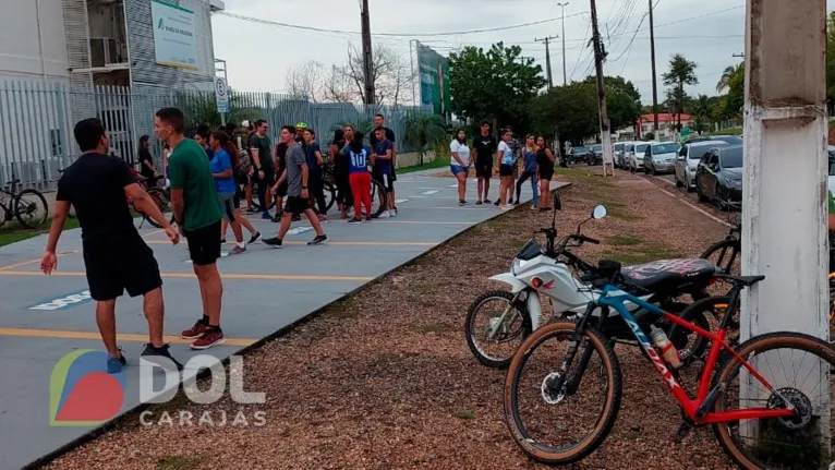 A inscrição era um quilo de alimento não perecível