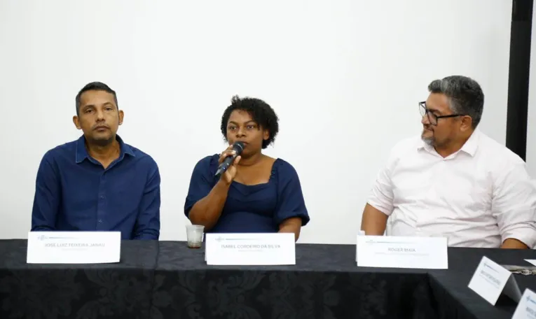 José Luiz e Isabel Janaú (Produtores de abacaxi) e Roger Maia (Gerente do Sebrae - Marajó Campos)