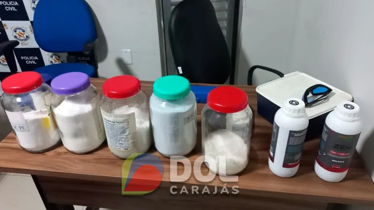 No local ainda foram encontrados sulfato de potássio, fósforo monopotácio, sulfato de magnésio