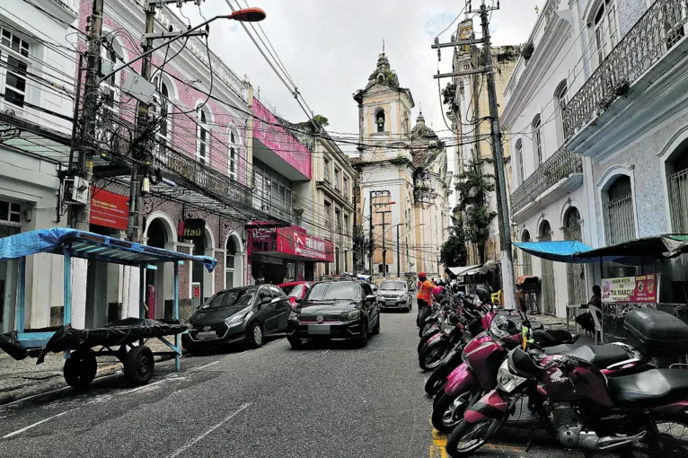 A rua 15 de Novembro hoje em dia, uma das principais vias do comércio de Belém
