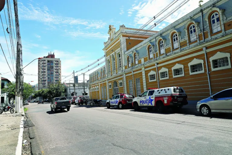 A rua ainda abriga importantes marcos históricos da cidade