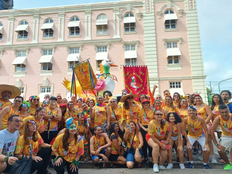 Foliões no bloco "Pato de Máscara"