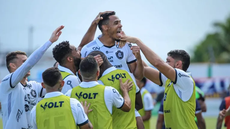 Pedro Vitor marcou o gol da vitória azulina