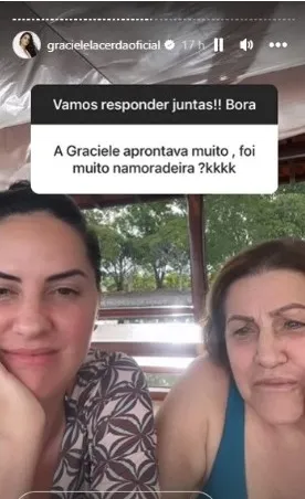 Graciele ao lado da mãe respondendo perguntas no instagram