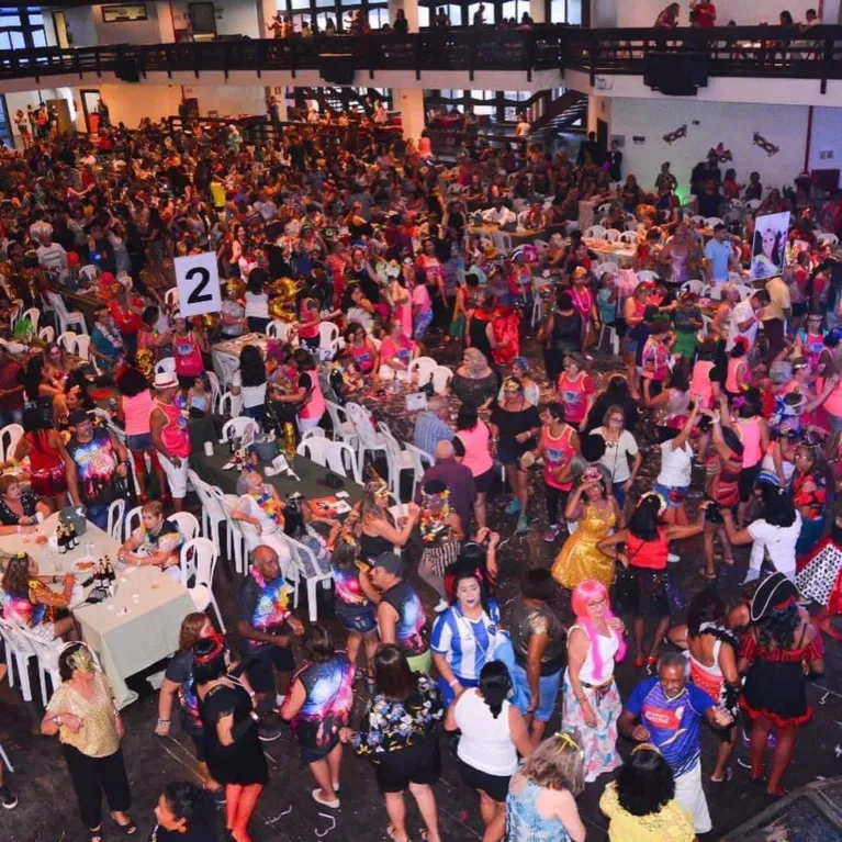  Centro Bolonha promove inclusão revivendo grandes carnavais