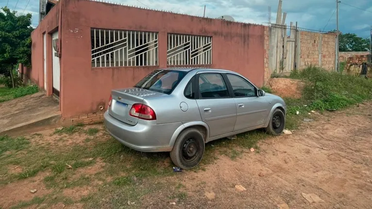 Carro teria dado suporte aos criminosos no dia do furto