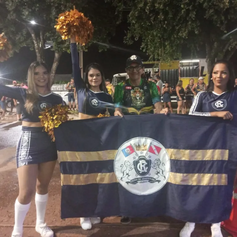 Bloco de carnaval do Clube do Remo é sucesso em Abaetetuba