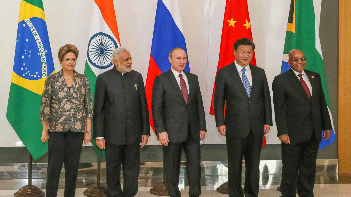 Dilma Roussef, ao lado dos líderes do Brics, durante a reunião ocorrida em novembro de 2015, na Turquia.