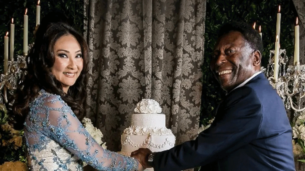 Márcia Aoki e Pelé durante a festa de casamento em 2016.