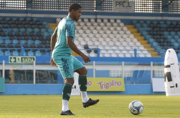 De volta ao Paysandu, Léo Baiano promete dedicação na busca pelo acesso à Série B do Brasileiro.