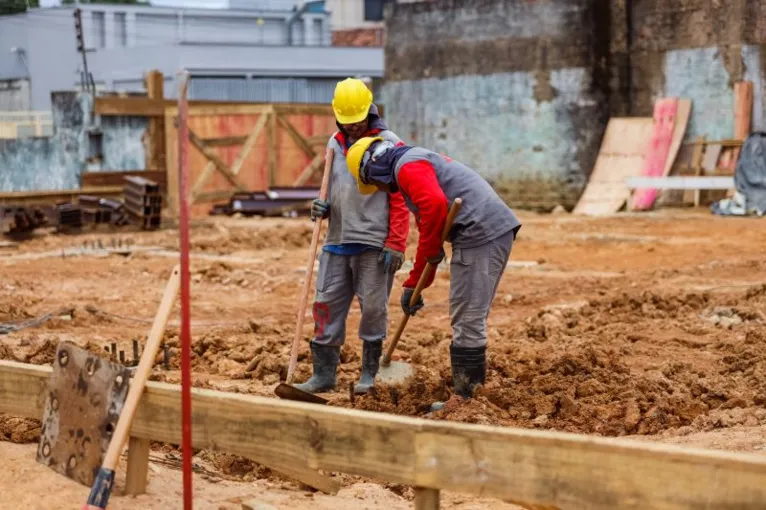 Construção da Policlínica de Marabá: obras públicas também levam empregos ao interior do Pará