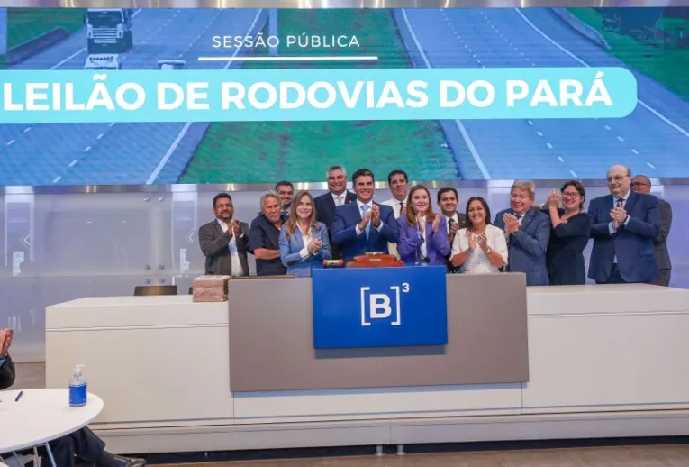 Leilão das estradas do Pará contou com a presença de autoridades e lideranças políticas do estado