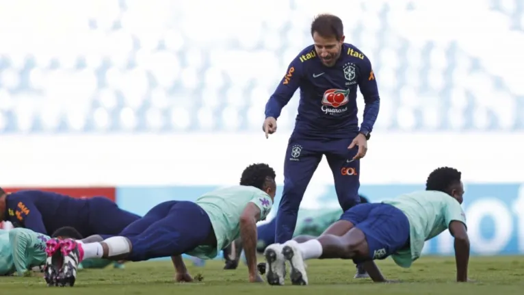 Ramon Menezes comandou treinamento da Seleção em Tânger, no Marrocos, na última sexta-feira (24).