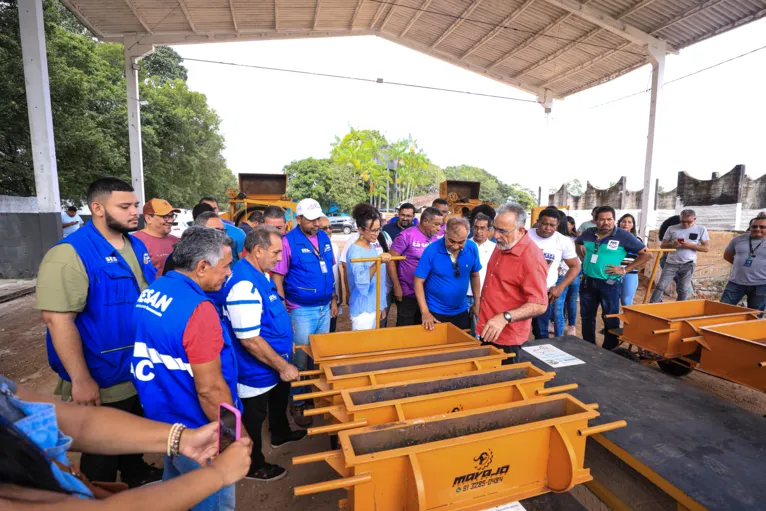 O prefeito de Belém, Edmilson Rodrigues, liderou a comitiva, que visitou o espaço