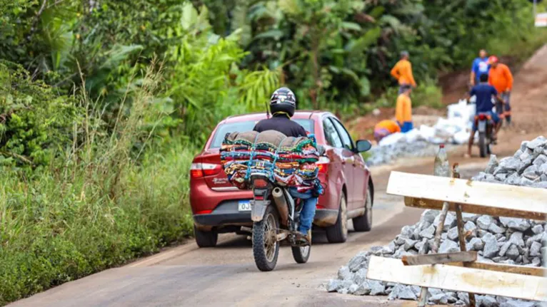 Menos de 48 horas depois do ocorrido, o fluxo de veículos e pedestres foi restabelecido