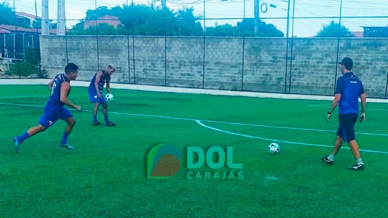O azulão chegou na madrugada desta segunda-feira (10) em Fortaleza e já treinou no centro do Ceará Sporting