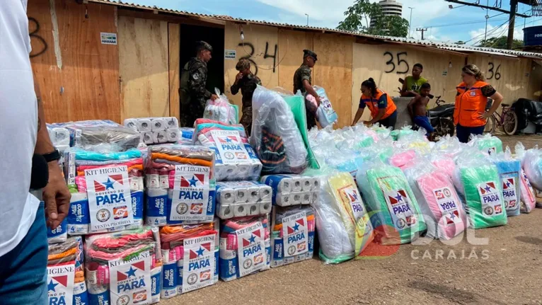 Cestas de alimentos e kits humanitários entregues