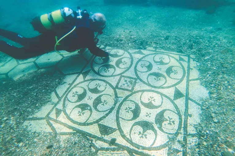 Vila romana em cidade submersa na Itália