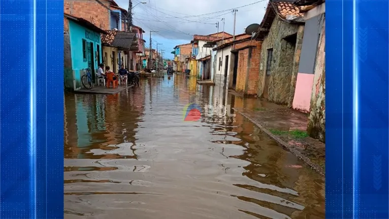 Ruas da Marabá Pioneira estão alagadas