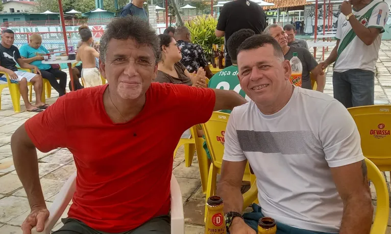Juninho (autor do gol do título) e Carlos Valber