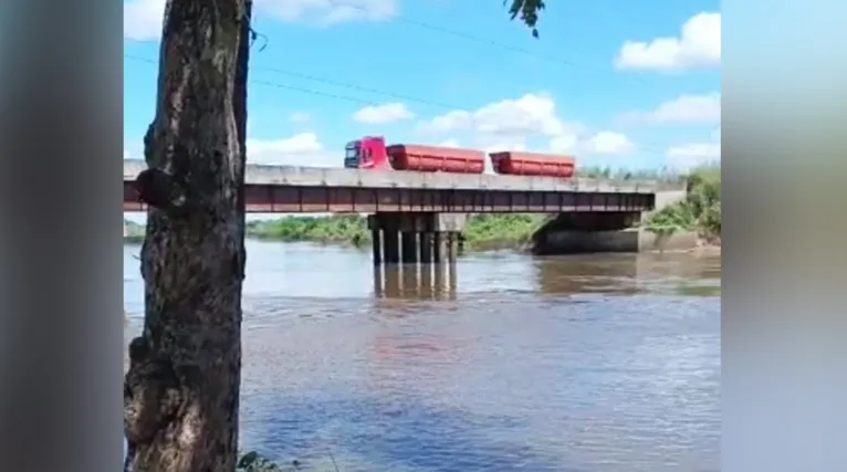 O rio Arraia divide os municípios de Redenção e Conceição do Araguaia