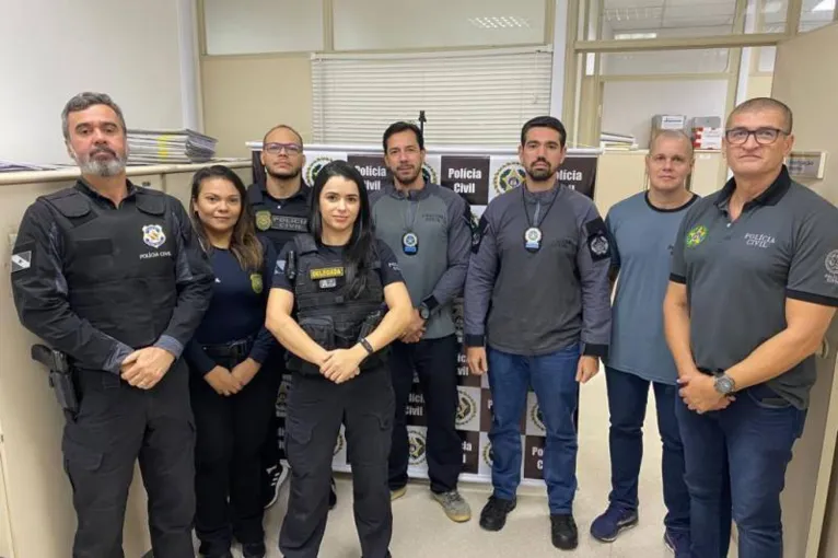 Equipe da investigadores da  "Operação Intimus" da Polícia Civil