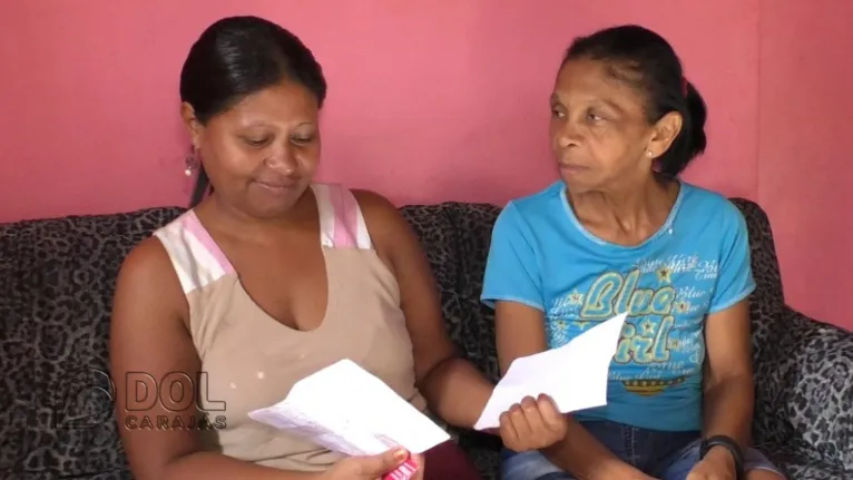 Nilde e a mãe, Raimunda afirmam que o medicamento de artrose está em falta há cerca de três meses