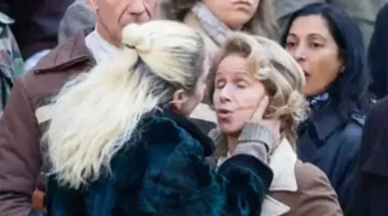 Vídeo: Lady Gaga beija mulher durante gravações de Coringa 2