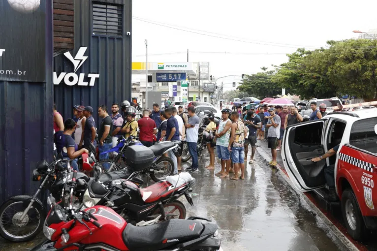 Torcida do Clube do Remo já faz fila para comprar ingresso 