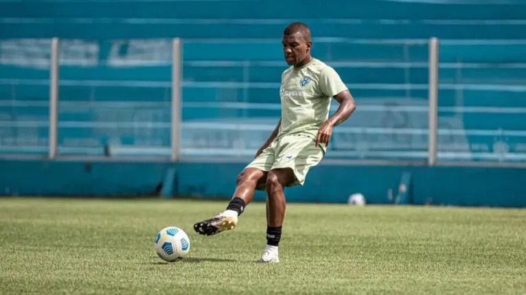 Suspenso, o zagueiro Genilson, do Paysandu, é outro jogador que está fora da partida de de volta das semifinais da Copa Verde.