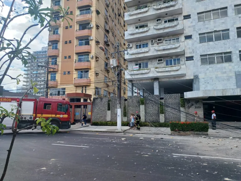 Vídeo: sacadas do Edifício Cristo Rei desabam em Belém