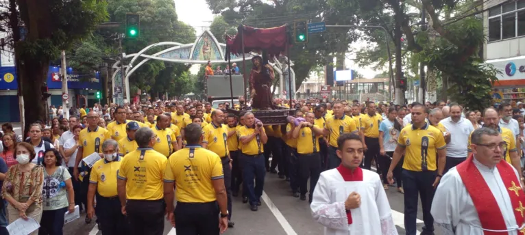 Procissão do Encontro reúne católicos em Belém; saiba mais!