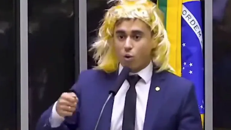 Nikolas Ferreira viralizou recentemente ao usar uma peruca para satirizar mulheres trans durante o Dia da Mulher.