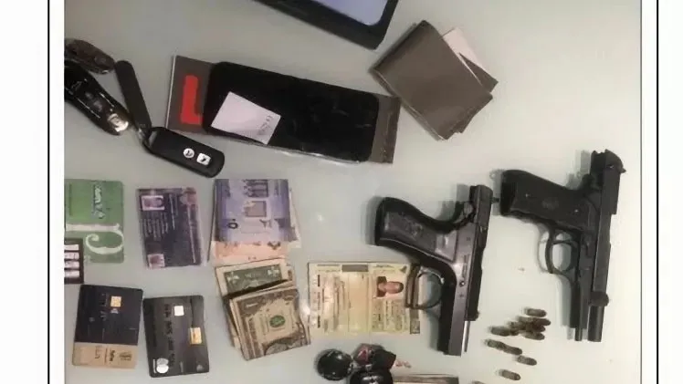 Polícia apreendeu armas na casa de Romarinho durante a Operação Penalidade Máxima.