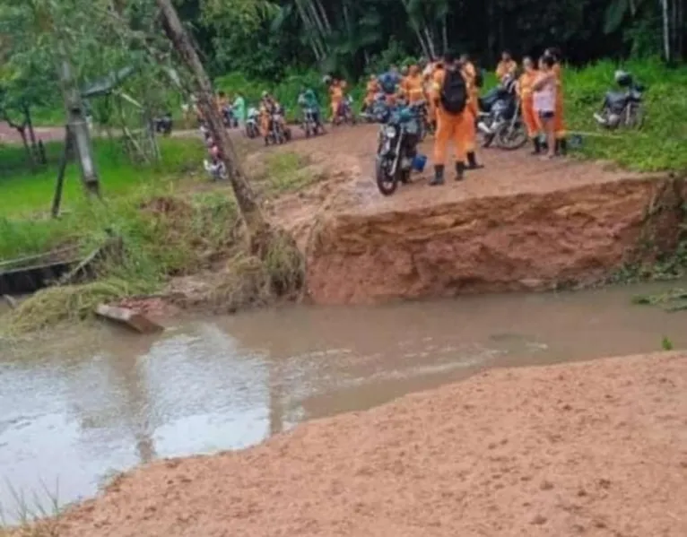 Trecho da vicinal que liga a Vila Pedra à área urbana de Irituia cedeu com a chuva