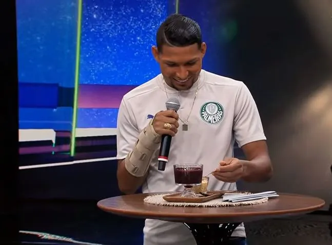 Rony mostra como se toma açaí no PA e curte brega no Faustão