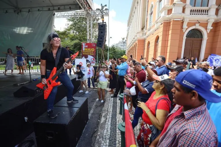 Shows das bandas Zona Rural e Markinho e Banda e ainda do cantor Afonso Cappelo animaram o público