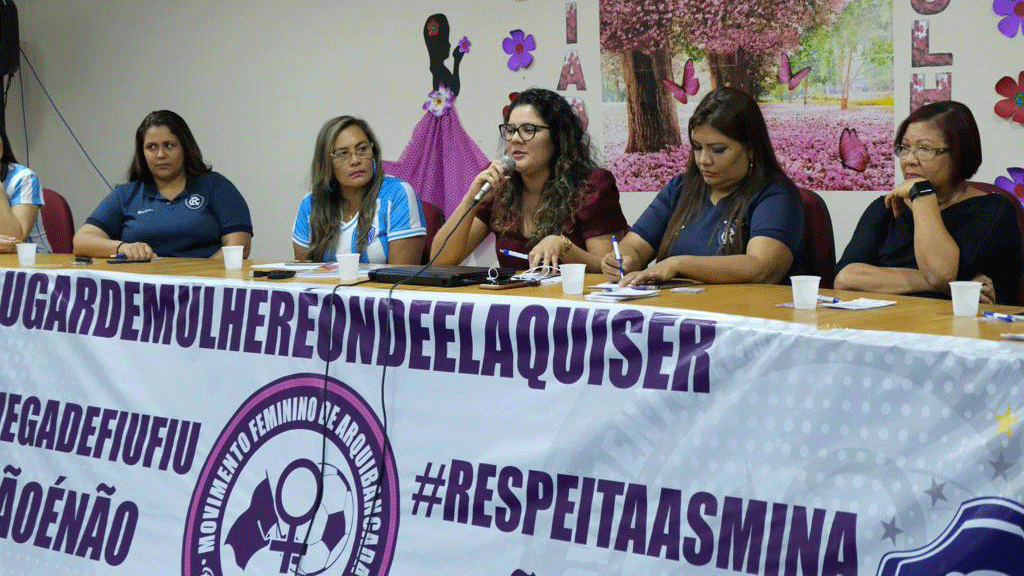 O Movimento  Feminino de Arquibancada (MFA) realiza ações e debates que têm como tema a situação da mulher no futebol brasileiro.