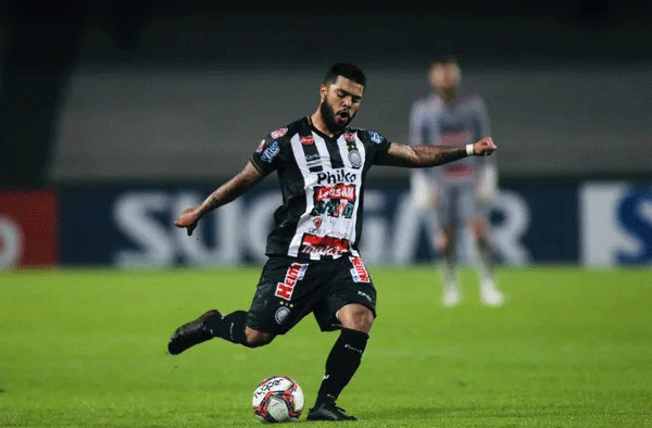 Pela primeira vez no futebol da Amazônia, Leandrinho vinha atuando pelo Operário Ferroviáro-PR.