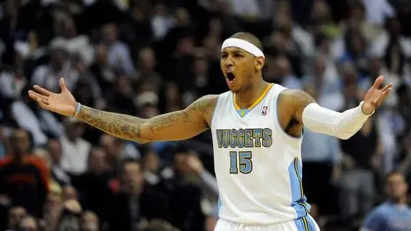 Nem mesmo o ídolo Carmelo Anthony conseguiu tirar o Denver Nuggets da fila na NBA.