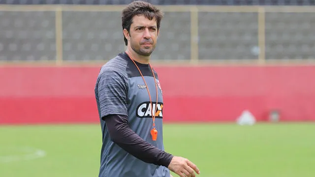 João Burse levou o Vitória-BA ao acesso à Série B em 2022.