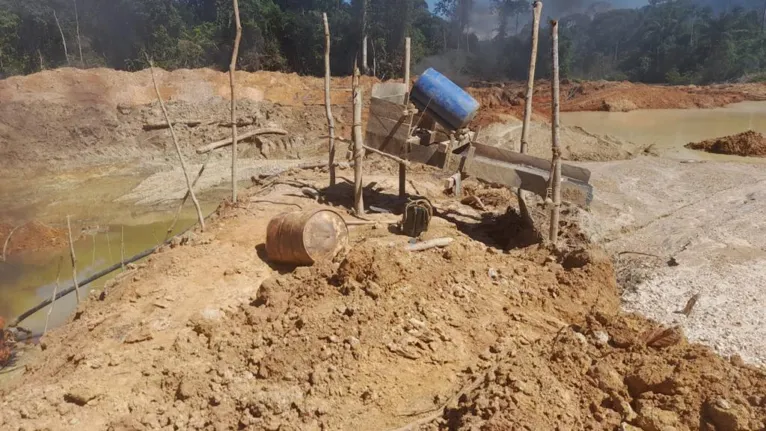 As equipes desmobilizaram acampamentos e estruturas de apoio dos garimpos